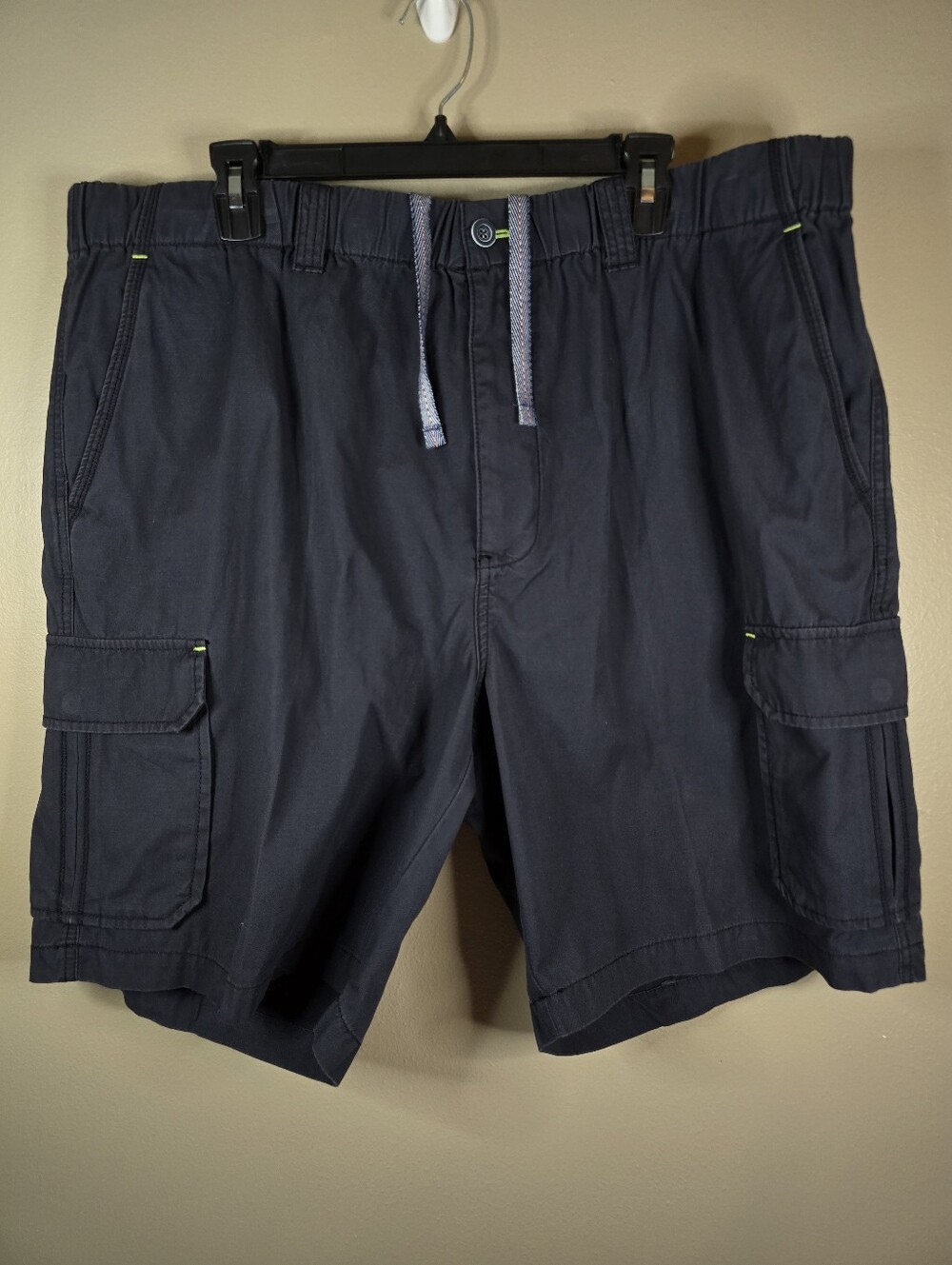 Tommy Bahama Survivor Cargo Shorts Mens 2XT 8” Black Cotton Summer Elastic Waist